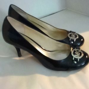 Michael Kors Black Faux Patent Leather Pumps Size 8M - MK Buckle